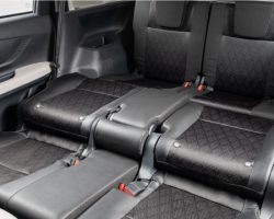 CHẾ ĐỘ SOFA
Chế độ sofa ở hàng ghế thứ hai mang lại không gian rộng rãi, thoải mái như một căn phòng di động.