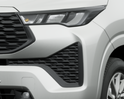 Cụm đèn trước
Cụm đèn trước của Innova Cross 2025 được thiết kế mỏng, sắc nét và kéo dài sang hai bên, mang đến diện mạo hiện đại, mạnh mẽ. Hệ thống đèn LED kết hợp dải định vị ban ngày dạng móc câu giúp tăng khả năng nhận diện. Ngoài ra, xe còn trang bị đèn sương mù hỗ trợ tầm nhìn, đảm bảo an toàn trong mọi điều kiện thời tiết.