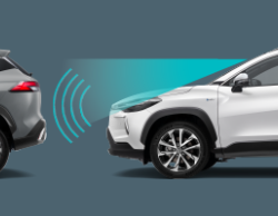 Hê thống cảnh báo lệch làn và hỗ trợ theo dõi làn đường (LDA & LTA)
Cảnh báo bằng còi và đèn cảnh báo khi xe rời khỏi làn đường mà không bật tín hiệu rẽ. Đồng thời, kích hoạt hỗ trợ điều chỉnh bánh lái và ngăn không cho xe rời khỏi làn đường.