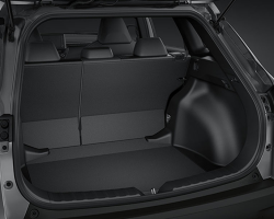 KHOANG HÀNH LÝ
Khoang hành lý dung tích 440L của Toyota Cross khiến xe có thể chứa được 2 túi golf hay 4 vali, cực kỳ lý tưởng với những chuyến đi cuối tuần của gia đình.